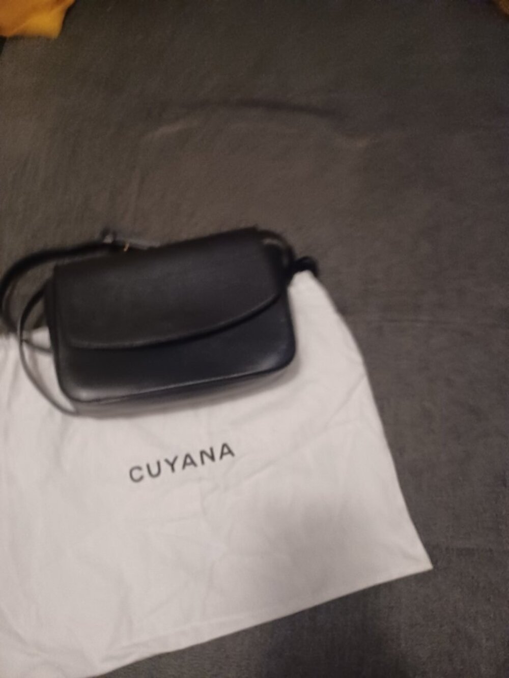 Cuyana Black Leather Pebbled & Smooth Crossbody - Picture 10 of 10